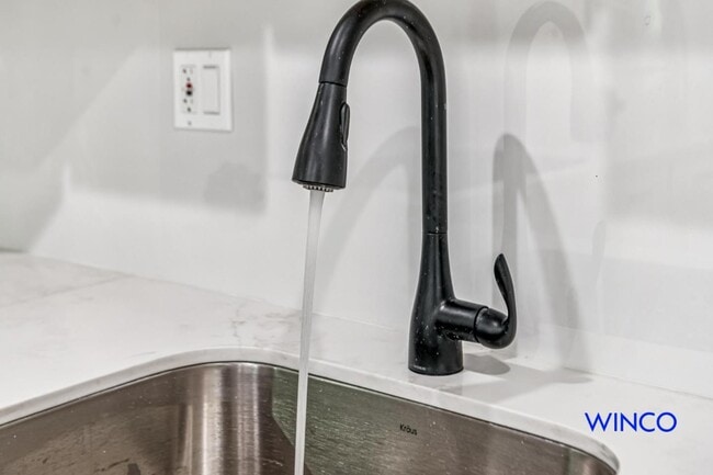 Building Photo - 372 Avalon Dr