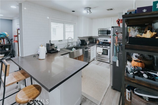 Building Photo - 2438 Emerson Dr