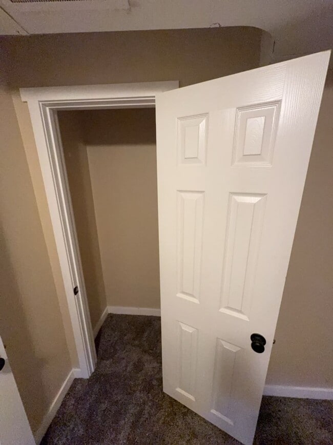 Building Photo - REDUCED! Beautifully Updated 3 Bedroom 2 Bath Home on Quiet Cul-De-Sac!!