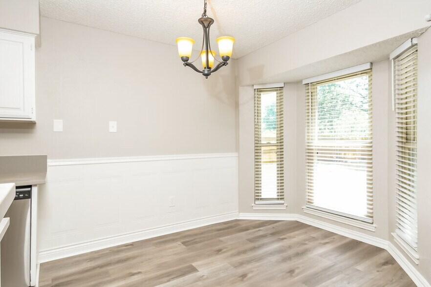 Building Photo - 2408 Havenwood Dr