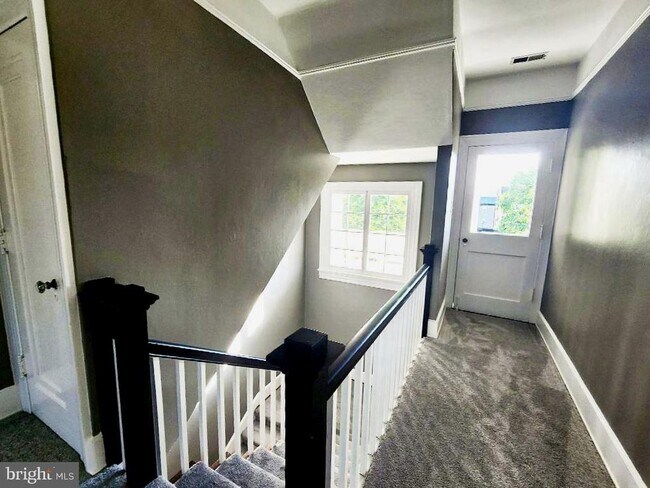 Building Photo - 515 Fourth St