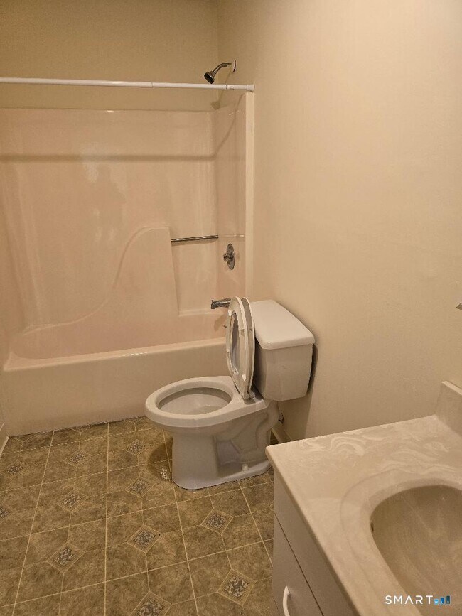 Building Photo - 841 Woodtick Rd