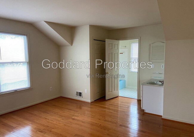 Building Photo - 10225 Club House Court