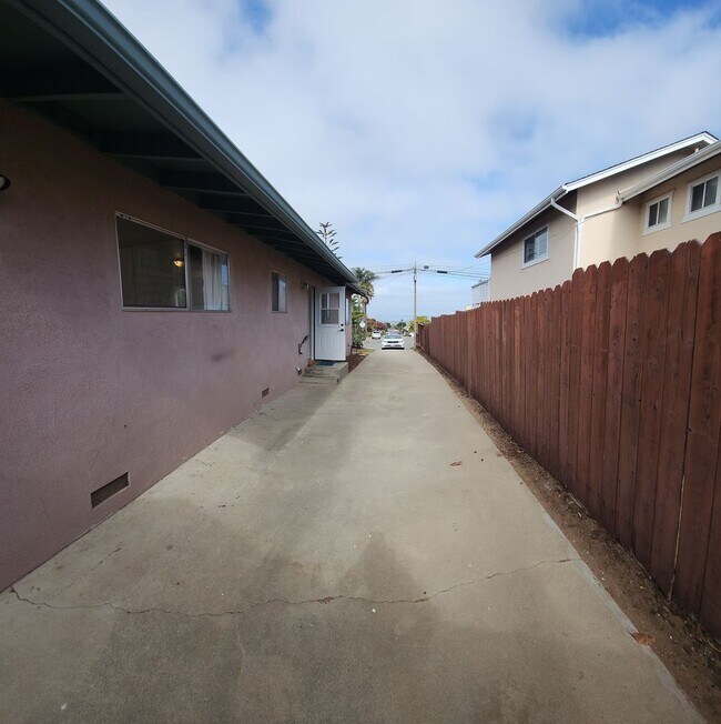 Building Photo - 550 Piney Way