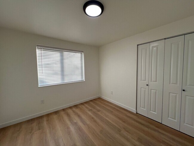 Building Photo - $500.00 OFF Move In Costs Special!