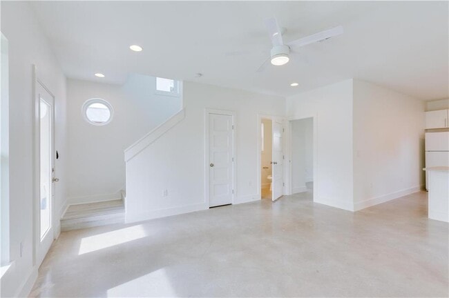 Building Photo - 1906 E 17th St