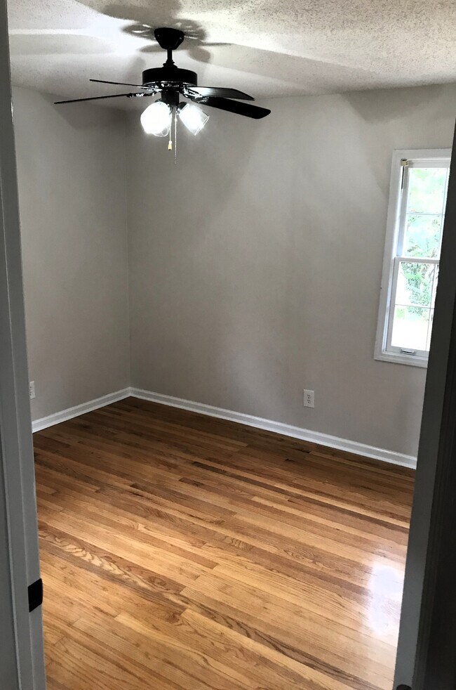 Bedroom 2 - 109 S Crestwood Dr