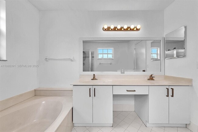 Building Photo - 15740 NW 16th Ct