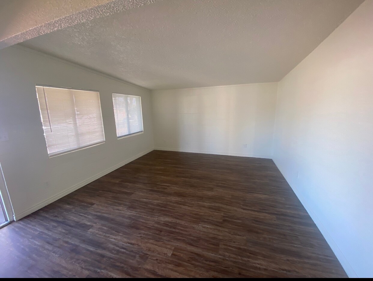 Building Photo - 3616 Marlborough Ave