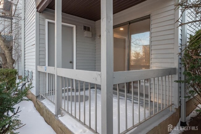 Building Photo - 801 Woodbridge Commons Way