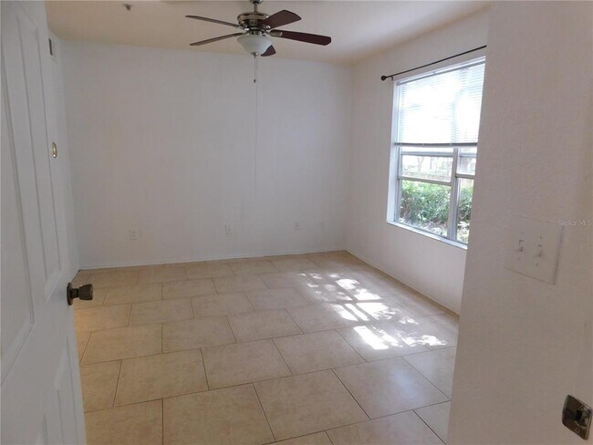 Building Photo - 829 Camargo Way