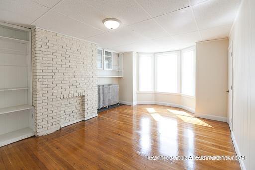 Building Photo - 28 Monmouth St