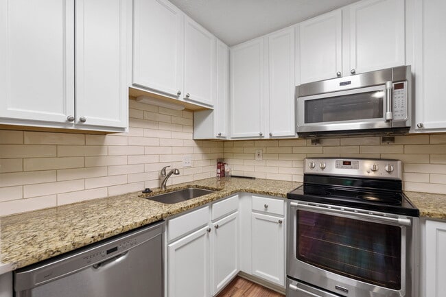 Building Photo - 325 Winding River Dr