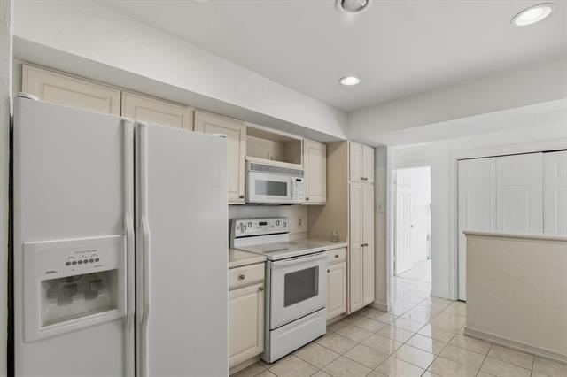 Building Photo - 5200 Keller Springs Rd