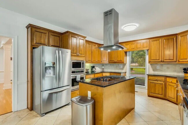Building Photo - 1408 Aramore Dr SE