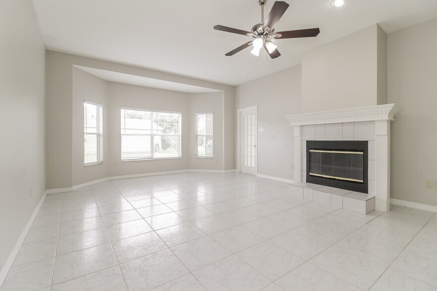 Building Photo - 131 Harwood Cir