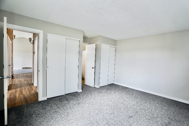 Building Photo - 3193 17th St S