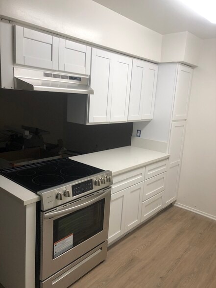 Building Photo - 3564 Del Amo Blvd