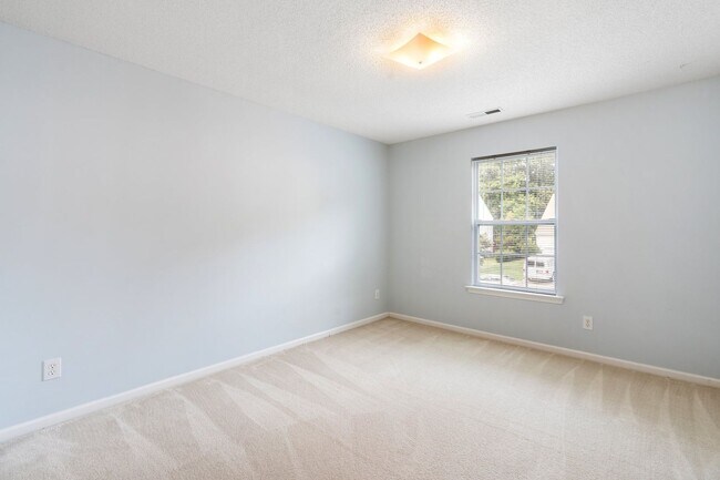 Building Photo - Summerlake Shores
