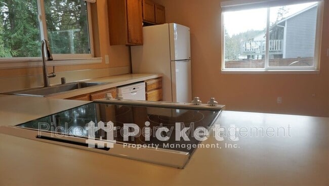 Building Photo - 10421 Ashley Cir NW