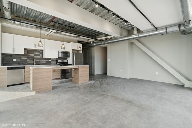 Building Photo - 1241 N Milwaukee Ave
