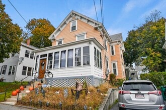 Building Photo - 107 Myrtle St