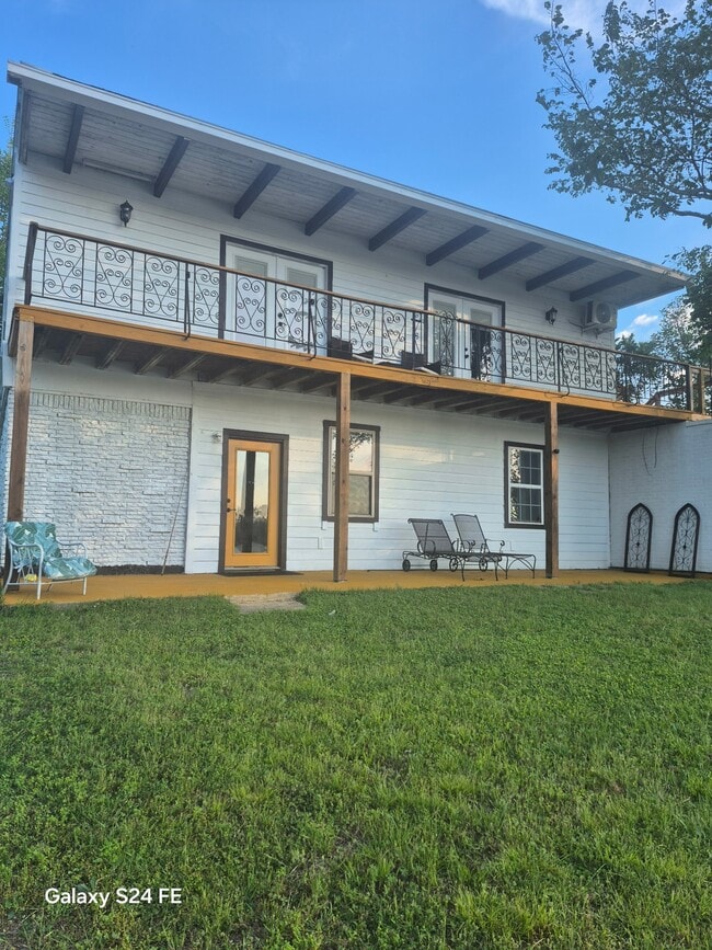 Building Photo - 2503 River Crest
