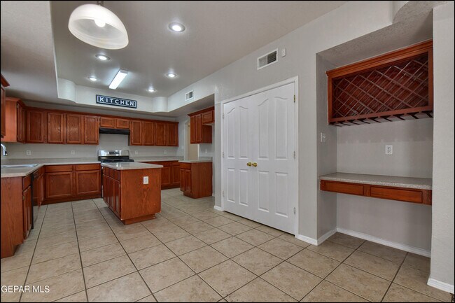 Building Photo - 3057 Tierra Mina Dr