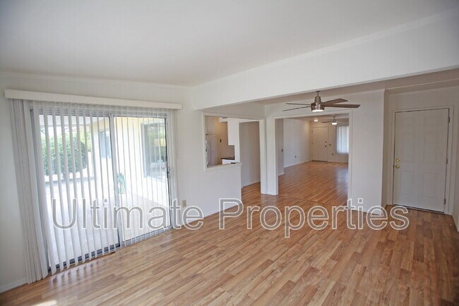 Building Photo - 9859 W Emberwood Dr