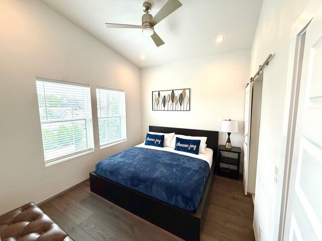 Building Photo - AVAILABLE NOW! Jaw Dropping 3 Story 3 Bedr...