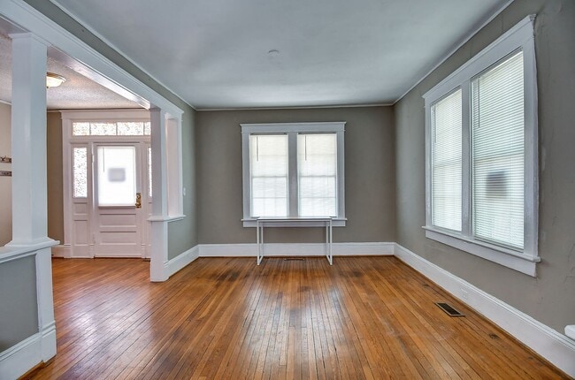 Building Photo - FOR RENT  - NORFOLK / ODU AREA