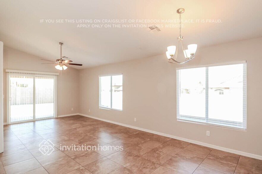 Building Photo - 5726 S 27th Dr
