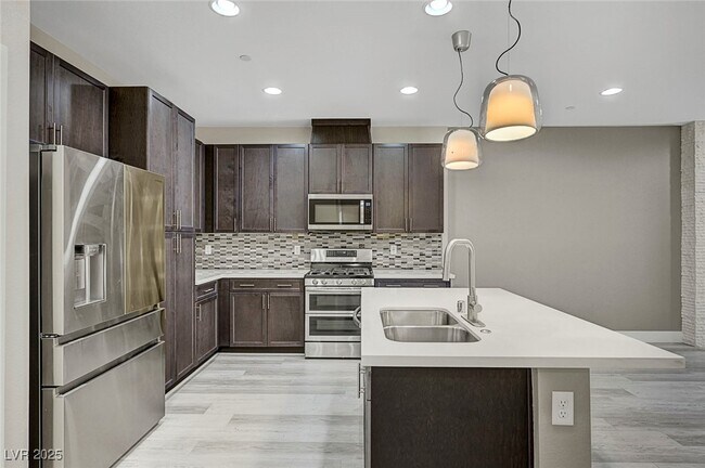 Building Photo - 1024 Via Lombardi