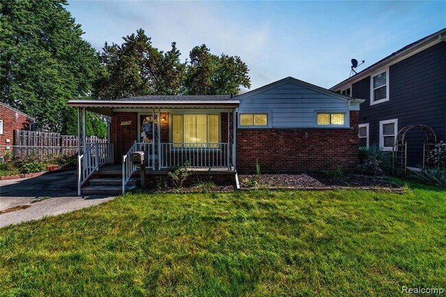 Building Photo - 3216 Maplewood Ave