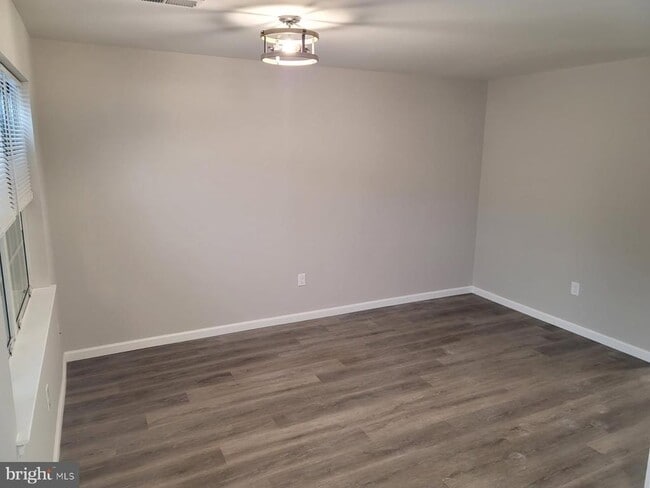 Building Photo - 22 Mimosa Ct