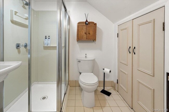 Building Photo - 157 NY-100