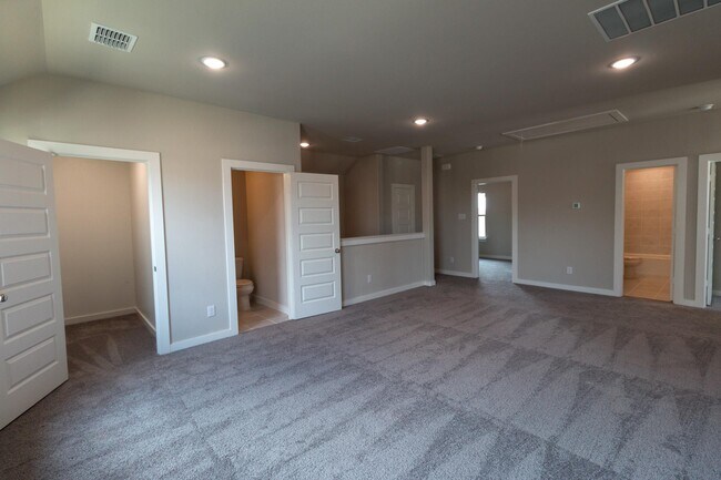 Building Photo - 1140 Enchanted Rock Ln