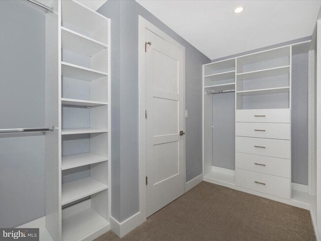 Building Photo - 210 E 2nd St