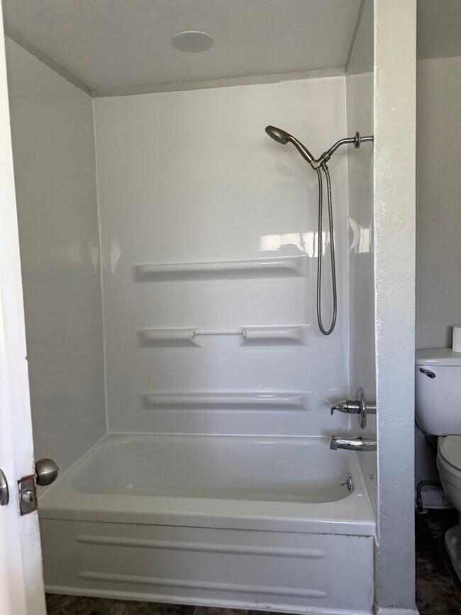 New surround Pictured - 529 S Gault St