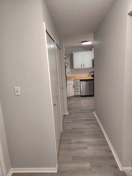 Building Photo - 3675 Clague Rd