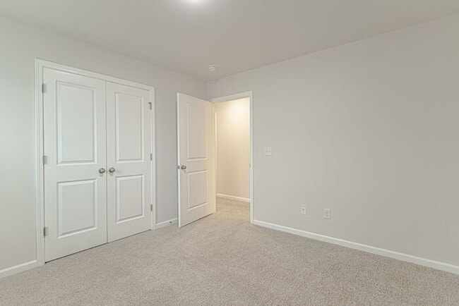 Building Photo - Townhome in Popular Sudduth Farms in Greer...