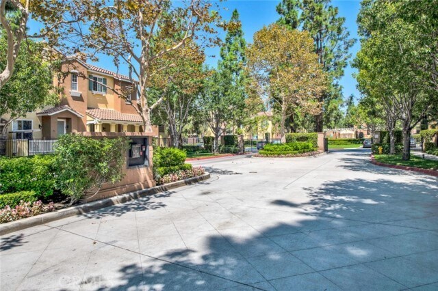 Building Photo - 1014 Timberwood