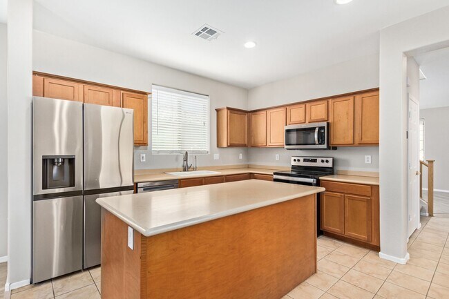 Building Photo - Gorgeous 3 bed/2 bath in Power Ranch!
