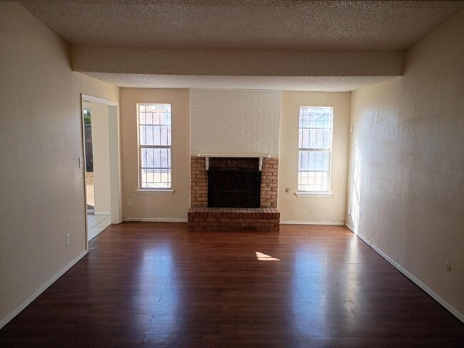 Building Photo - Great Northeast Home