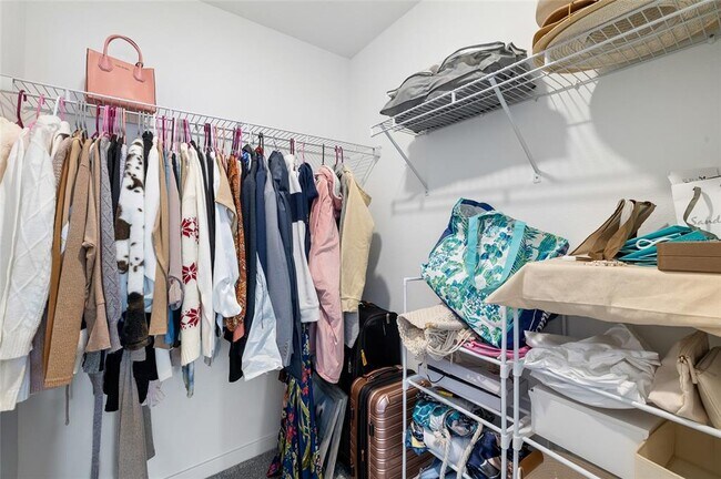 Building Photo - 6214 Golden Bch Dr