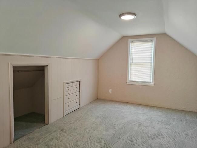 Building Photo - 31335 Elmwood