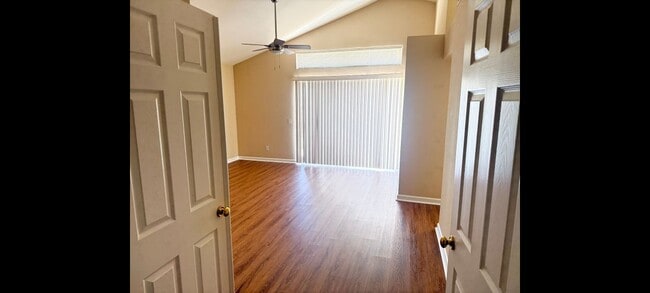 Building Photo - 3143 Mariposa Ave