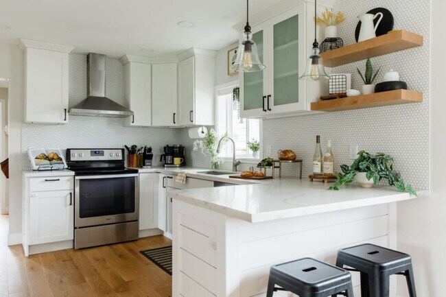 Building Photo - 7947 10th Ave SW