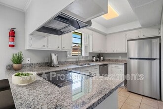 Building Photo - 338 Vanessa Ave