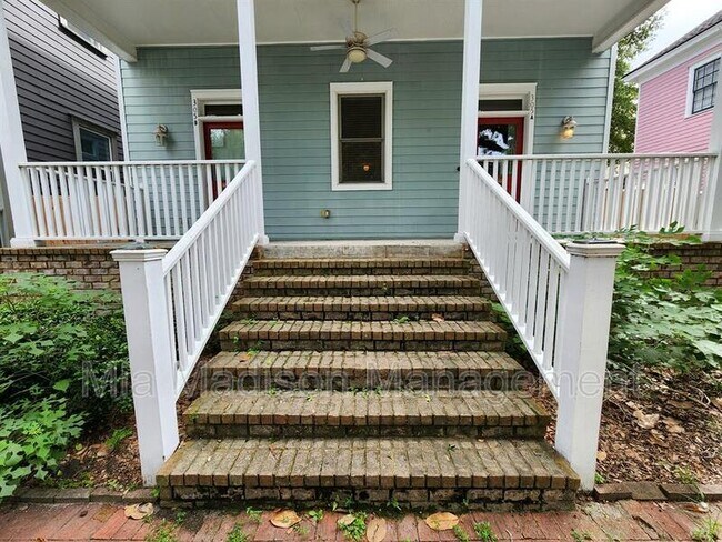 Building Photo - 305 E Duffy St